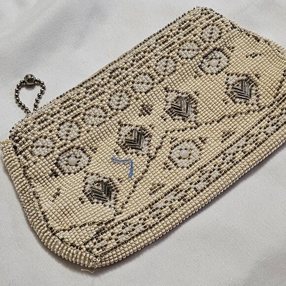 Vintage Czech Beige Beaded Mini Wristlet Clutch Silver Tribal Design Zipper Clos - Picture 4 of 7